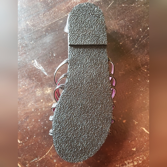 Hello Kitty sandals size 5 - Picture 4 of 5